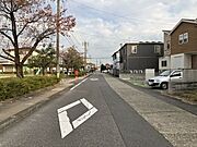 コンビニまで徒歩5分！他にも生活に便利な施設が徒歩10分圏内に揃っています。