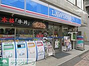 ローソン六本木三丁目店 徒歩3分。コンビニ 200m