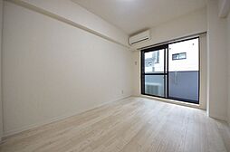 メゾン・ド・コンテス 105 1階ワンルームのリビング/ダイニング