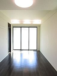 リーヴァ・ノイ 2階ワンルームのリビング/ダイニング