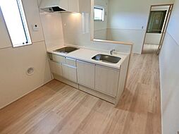 ウエストコート日野 2階1LDKのリビング/ダイニング