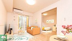 プラドールIII 102 1階1LDKのリビング/ダイニング