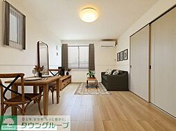 エアリーＢ 2階1LDKのリビング/ダイニング