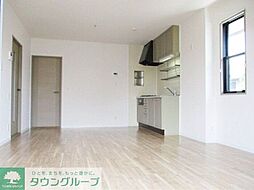 ロイヤル・スクエア　Ｂ 102 1階2LDKのリビング/ダイニング