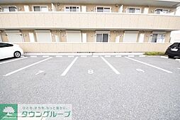 8 / 9