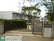 四街道市立南小学校 徒歩7分。小学校 550m