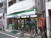 ファミリーマート 130m