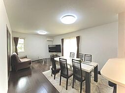 福岡県太宰府市三条2丁目 4SLDKのリビング/ダイニング