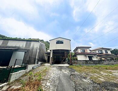 外観:2020年一部リフォーム済みの4LDKの中古戸建です♪ 外観:2020年一部リフォーム済みの4LDKの中古戸建です♪