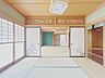 その他：現況販売/1階南東和室/6帖　続間になっており立派な欄間があります。