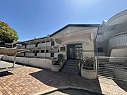 価格には消費税、リフォーム費用を含みます。リフォーム中でもご案内可能。内覧希望の方はお電話ください。