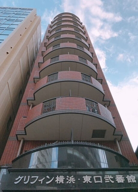 4 / 11