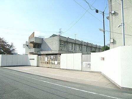 枚方市立藤阪小学校 600m