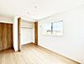 子供部屋：◆4号棟◆～Bed Room～　子供部屋はお子様にとって大変重な役割があります。子供一人で過ごす空間を与えることで、宿題や勉強時間も自然と増えまた自ら部屋の片付けや掃除なども促すことに繋がります。