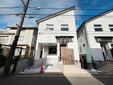 外観：暮らしやすさと居心地の良さにこだわったシンプルで飽きのこないデザイン！