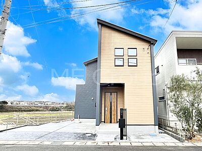 外観:たっぷりの陽光と開放感に包まれる明るい住まい 外観:たっぷりの陽光と開放感に包まれる明るい住まい