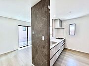 ◆A号棟◆～Kitchen～　自然光が入る窓のあるキッチン☆毎日使う場所だからこそ、使い勝手を考慮しました。ゆったりとしたキッチンコーナーは質感豊かな仕上がりとなっております。