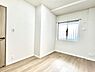 子供部屋：～Bed Room～　子供部屋はお子様にとって大変重な役割があります。子供一人で過ごす空間を与えることで、宿題や勉強時間も自然と増えまた自ら部屋の片付けや掃除なども促すことに繋がります。