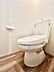 室内：～Toilet～　清潔感あふれるウォシュレット付きトイレで快適な毎日を。使いやすさと衛生面に配慮された機能が揃っています。※同仕様写真    