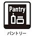 設備：キッチンにはパントリー！食材のストックはもちろん、日用品の収納など使い方はいろいろ！