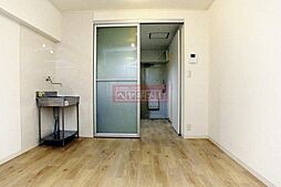 三軒茶屋マンション 105 1階1Kのリビング/ダイニング