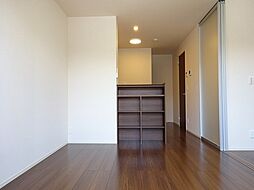 シュロス下津 102 1階1LDKのリビング/ダイニング