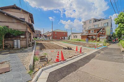 外観：本日ご見学できます♪ご購入の際の値引き交渉も頑張ります♪頭金の無い方など住宅ローン審査に不安をお持ちの方もお気軽にお問合せ下さい♪