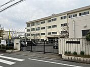 八王子市立第二中学校まで約1100m
