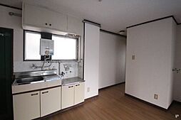 広島電鉄8系統 寺町駅 徒歩11分の賃貸マンション 4階2DKのリビング/ダイニング