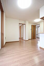 JR山陽本線 天神川駅 徒歩29分の賃貸アパート 2階1LDKのリビング/ダイニング