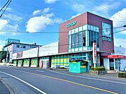 コープ田上店コープ田上店駐車場88台サービス）100円ショップ・お酒・フラワーショップ・お惣菜・クリーニングショップ・直営ベーカリーショップ・ATM・共同キャッシュコーナー 730m