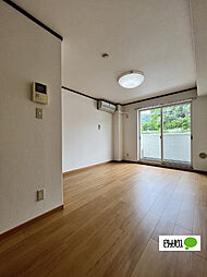 シャン・ド・フルール 201 2階ワンルームのリビング/ダイニング