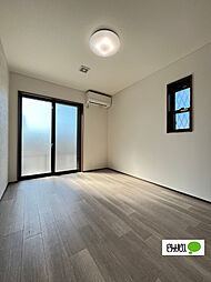 エイト三葛 103 1階1Kのリビング/ダイニング