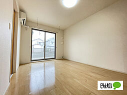 プルメリア 105 1階ワンルームのリビング/ダイニング