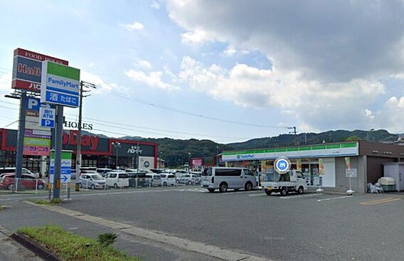 ファミリーマー...