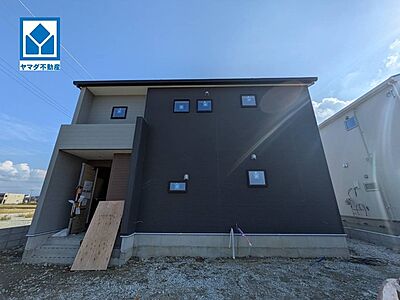 外観:16号棟。椋本小学校まで徒歩約19分(約1.4km)。新生活におススメな物件をご紹介させていただきます^^是非お問合せ下さい^^ 外観:16号棟。椋本小学校まで徒歩約19分(約1.4km)。新生活におススメな物件をご紹介させていただきます^^是非お問合せ下さい^^