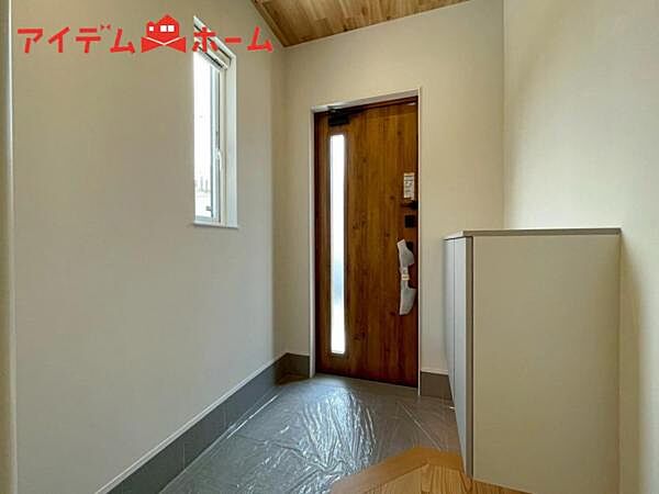 玄関を拡大表示