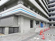 ローソン 京都府立医大病院店（453m）