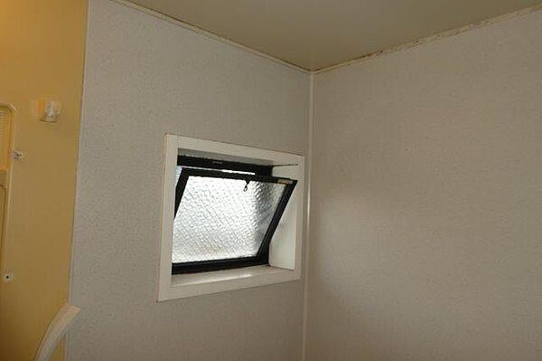 画像15:浴室窓