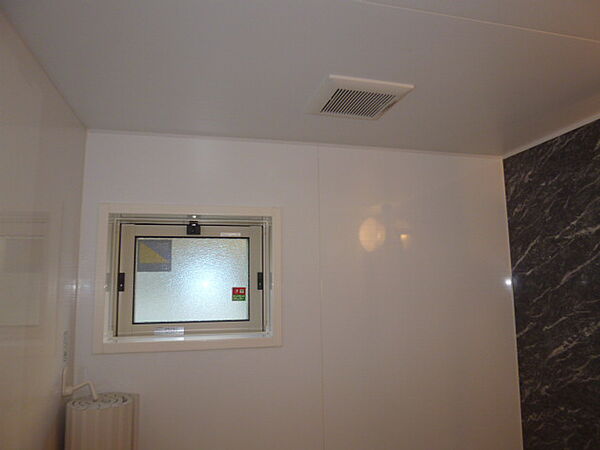 画像28:浴室窓