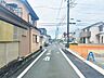 外観：前面道路含む現地写真