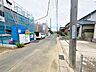 外観：前面道路含む現地写真