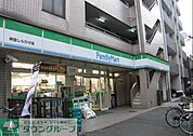 ファミリーマート坪田しらひげ店 徒歩9分。コンビニ 660m