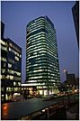 白金アエルシティ 徒歩2分。ショッピングセンター 130m