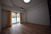 洋室8.1帖
