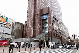 西武新宿駅(西武 新宿線) 徒歩6分。 590m