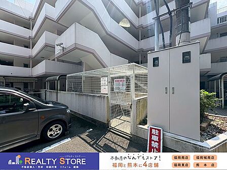 ゴミステーションは扉付きなので鳥などに荒らされにくいのが嬉しいですね♪