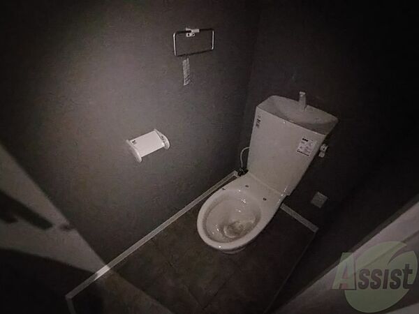 画像11:トイレです。タオル掛けもついて便利ですね。