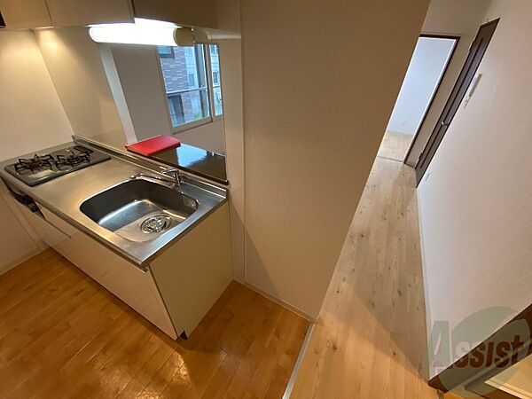 画像20:キッチン横には冷蔵庫を置けるスペースがありますね。