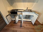 キッチン下の棚を開けてみました！食品ストック等をしまえます。